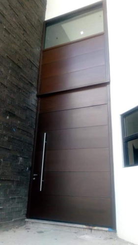 Puertas de hierro para entrada principal imitación madera