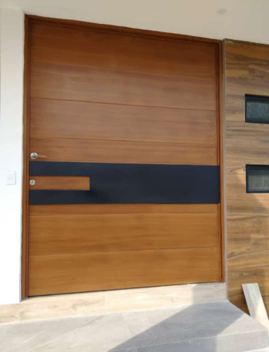 Puertas de metal modernas y elegantes en Monterrey para entradas residenciales